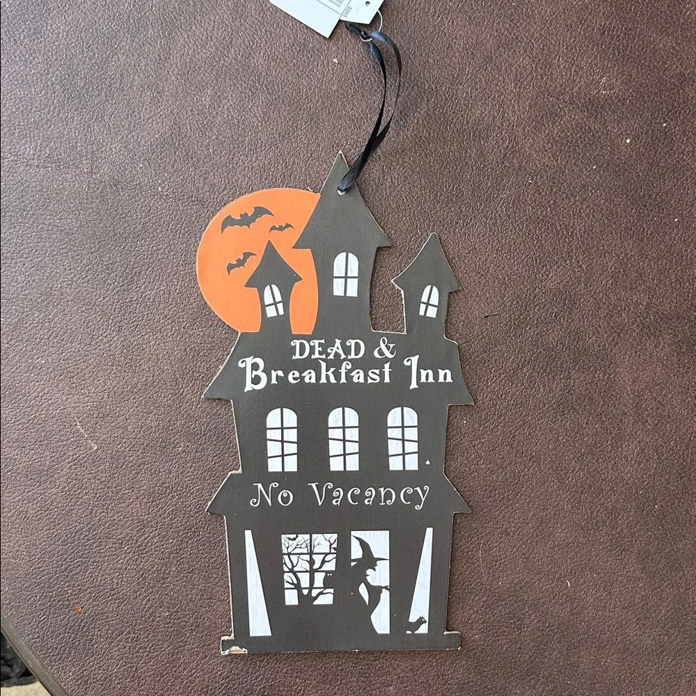 Target Halloween Dead & Breakfast Inn Signs - Black and Orange